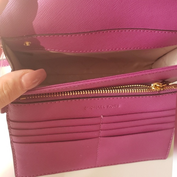 LOWEST 💥 Travel 3-in-1 Clutch Crossbody Wristlet - Picture 3 of 6